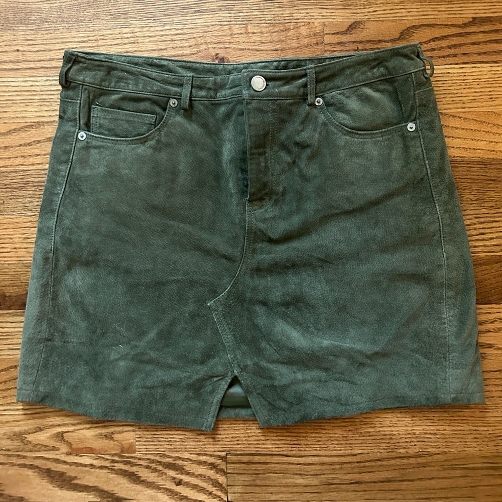 Blank NYC Suede green skirt, size 31